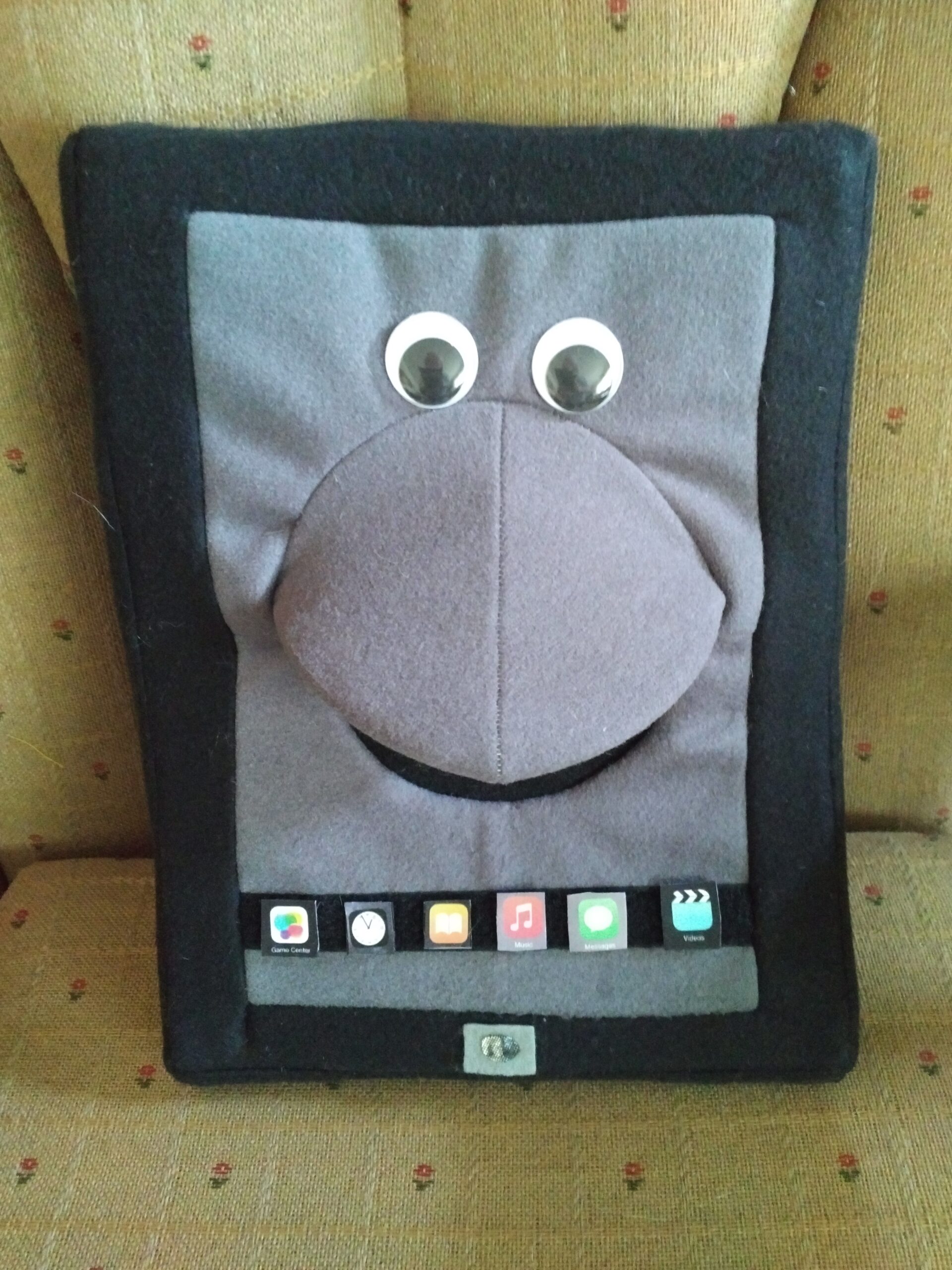 I Pad/Giant Cell Phone Puppet - Image 3
